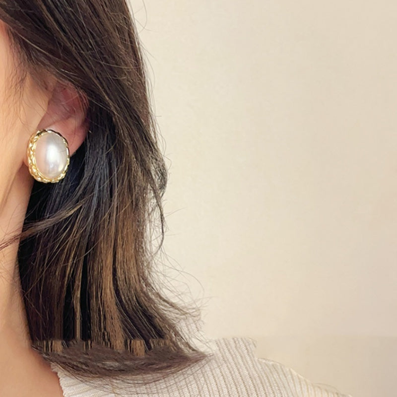 Simple Fashion Twist Oval Pearls Non-piercing Earrings