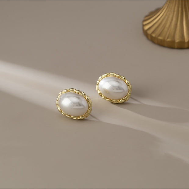 Simple Fashion Twist Oval Pearls Non-piercing Earrings