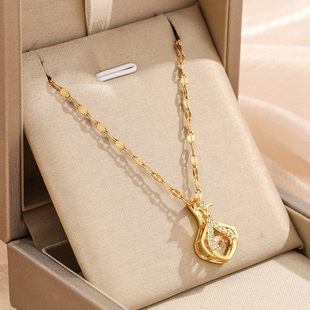 Necklace,with Golden Flower ,and beautiful Diamond