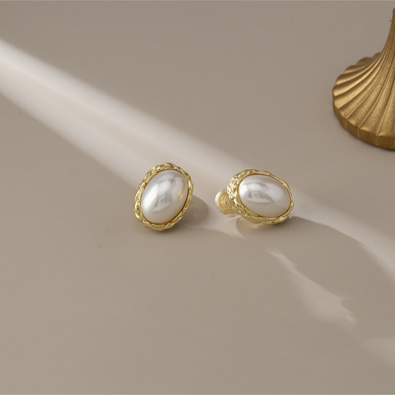 Simple Fashion Twist Oval Pearls Non-piercing Earrings