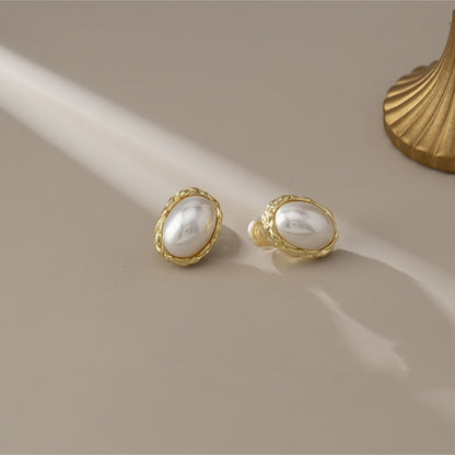 Simple Fashion Twist Oval Pearls Non-piercing Earrings