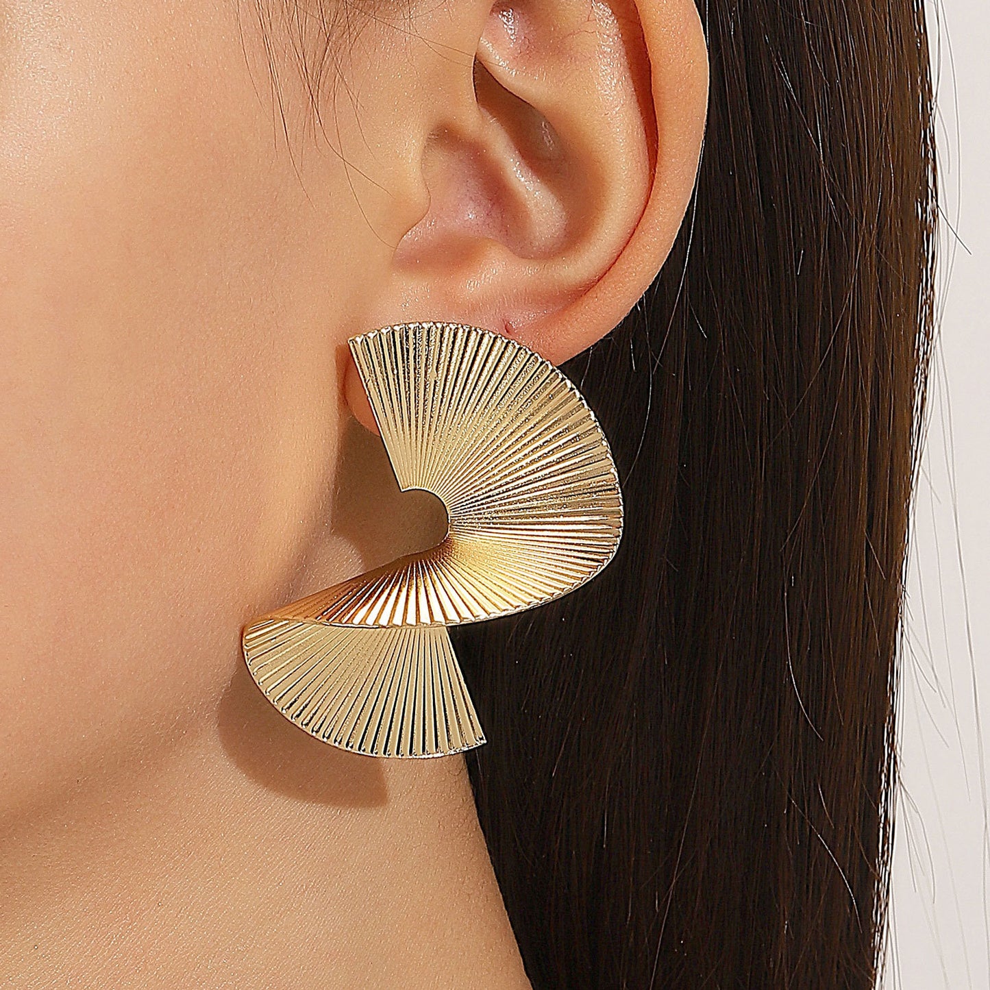 Geometric Ear Studs New Trendy Women's Irregular Metal Sequins Earrings