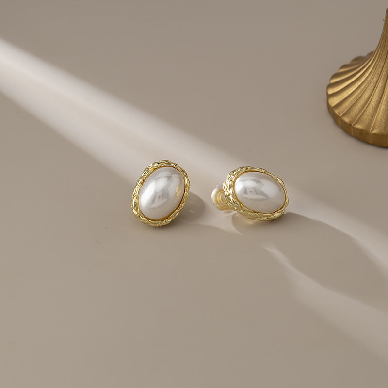 Simple Fashion Twist Oval Pearls Non-piercing Earrings