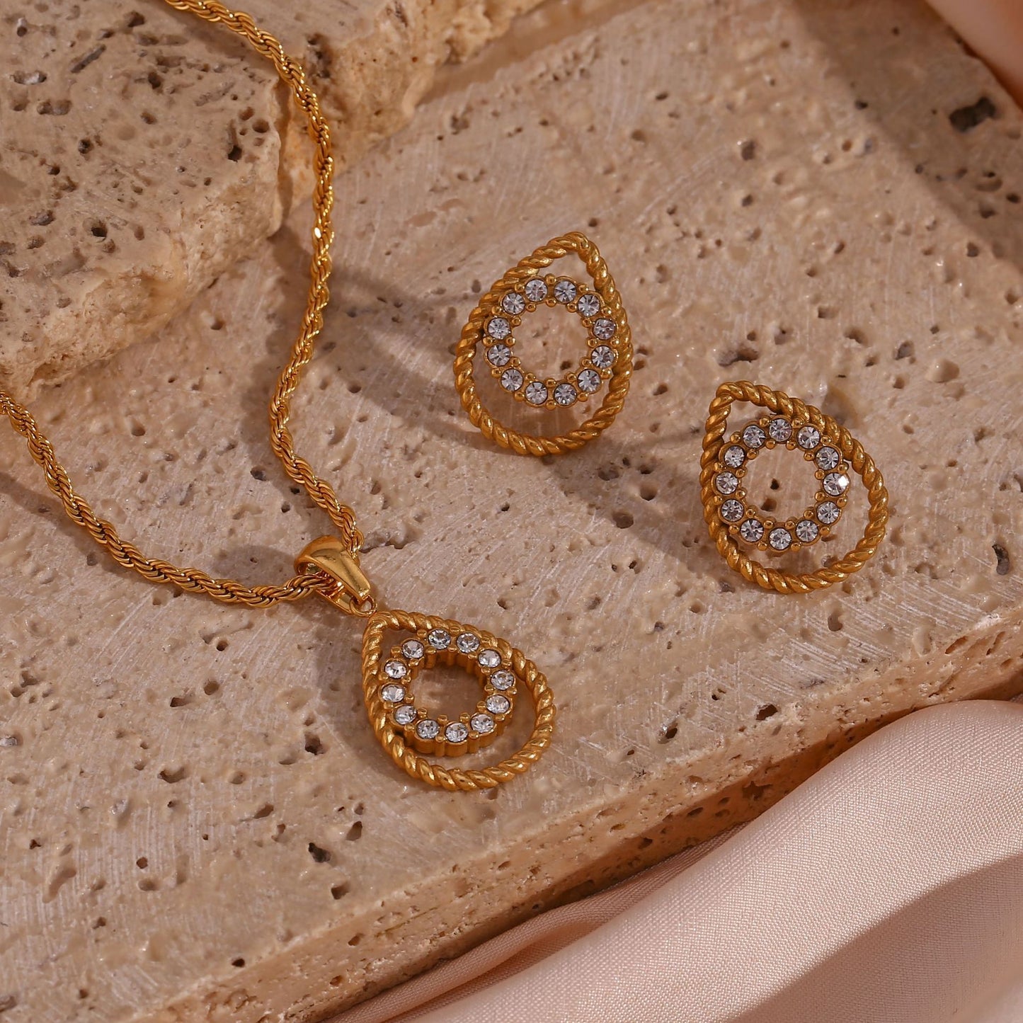 Finely Inlaid Stud Earrings Golden Hollow Water Drop Pendant Necklace